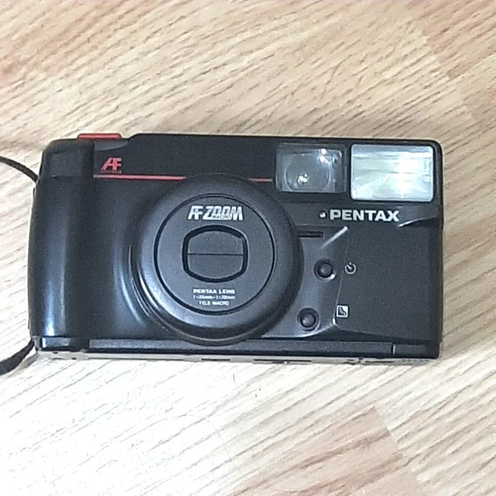 Pentax IQ Zoom 70 Date Camera 35mm Point and Shoot 70mm Tele Macro Not Tested